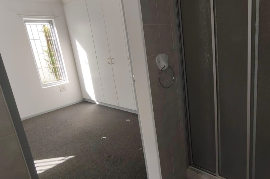 To Let 4 Bedroom Property for Rent in Heather Park Western Cape